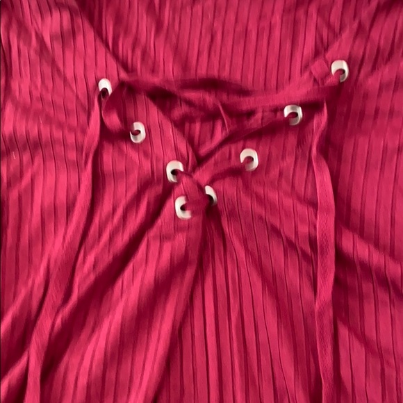 Top with shoelace type detail on the chest - Picture 2 of 2